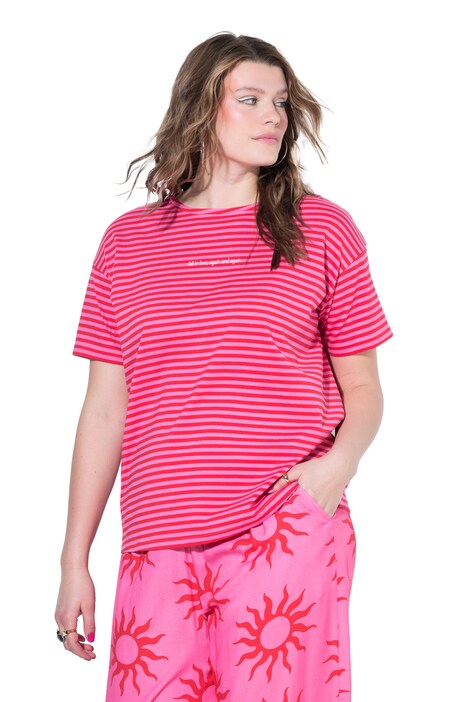 Tričko, volný střih, proužky, výrazný motiv