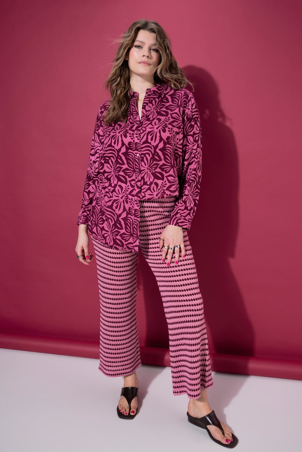 Broek, wijde pijpen, structuur en strepen, elastische tailleband