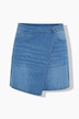 Short en jean 5 poches, aspect jupe sur le devant