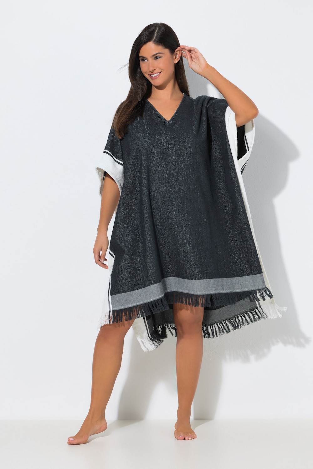 Badeponcho, V-Ausschnitt, seitliche Streifen, hinten länger