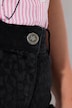 Short en jean, motif léopard, 5 poches, ourlet frangé