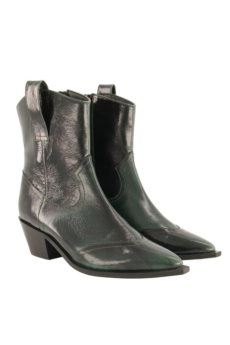 Leather ankle boots, cowboy look, removable footbed, width H