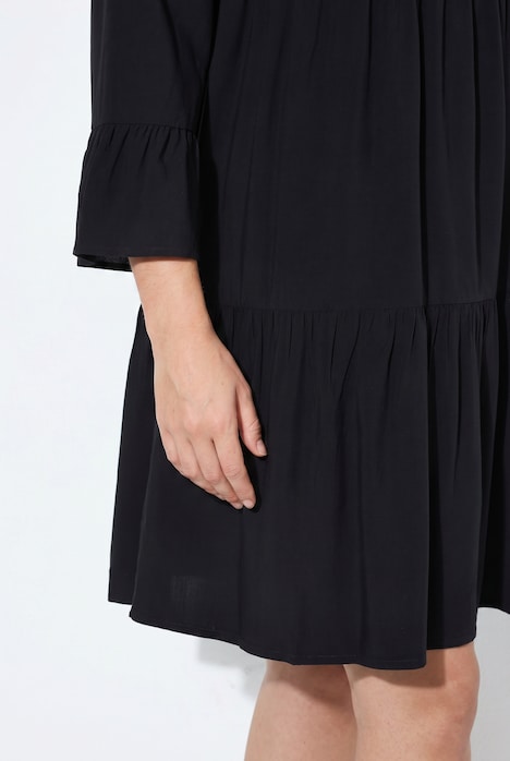 Empire-Kleid, Lochstickerei-Einsätze, Volants