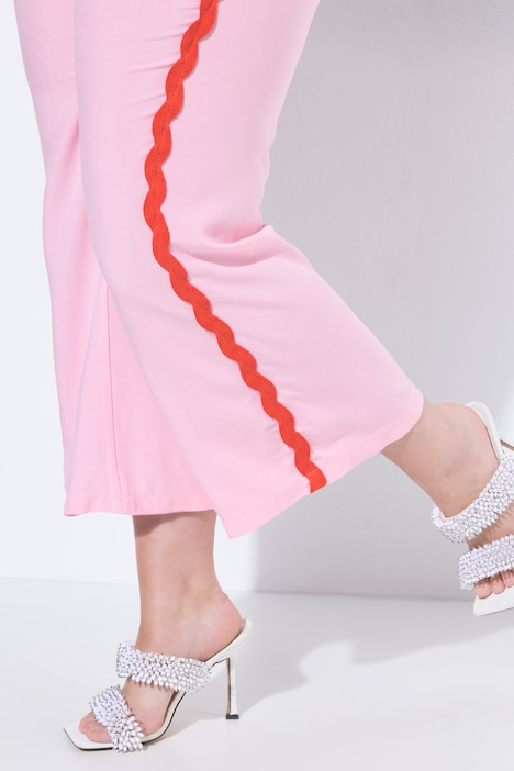 Pantalon rayé, jambe droite et large, bande ondulée sur les côtés