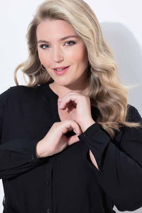 Robe midi avec ceinture à nouer, patte de boutonnage et manches longues, coupe évasée