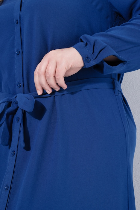 Robe midi avec ceinture à nouer, patte de boutonnage et manches longues, coupe évasée