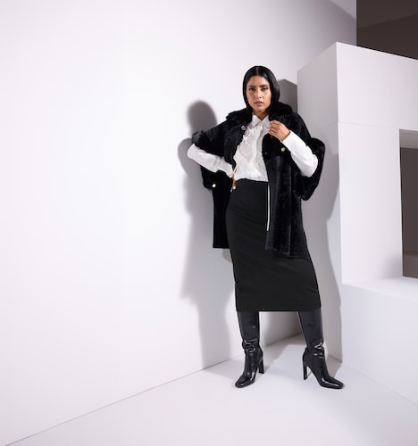 Faux Fur 3/4 Sleeve Cape