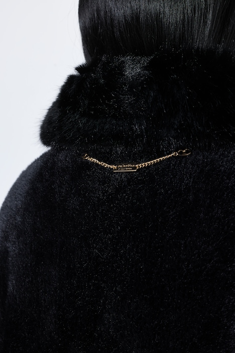 Cape, Webpelz-Details, Hemdkragen, Knopfverschluss