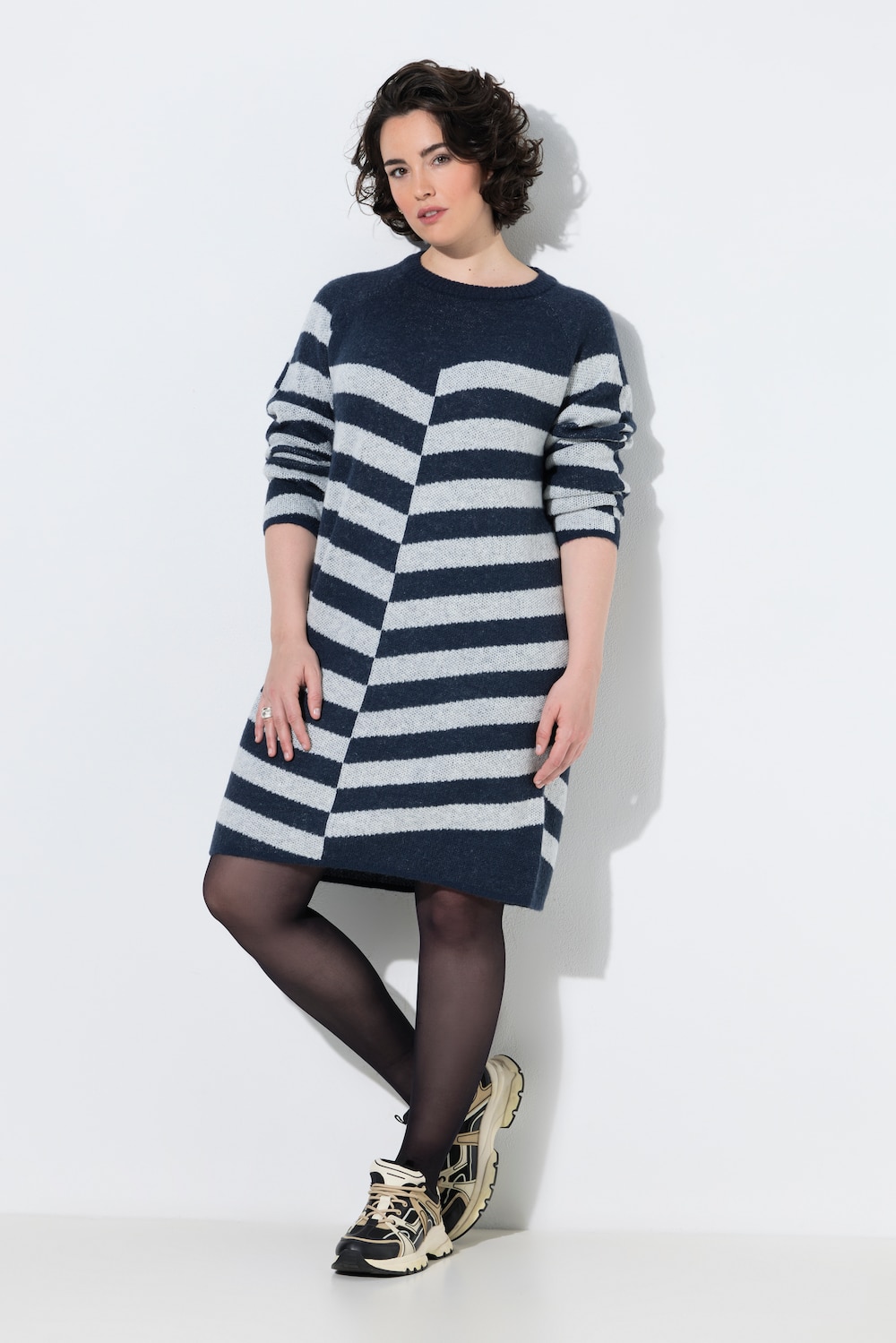 Strickkleid, Jacquardstrick, Stehkragen, Raglan-Langarm
