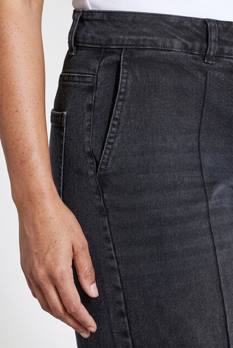 Jeans, weites Bein, Bügelfalte