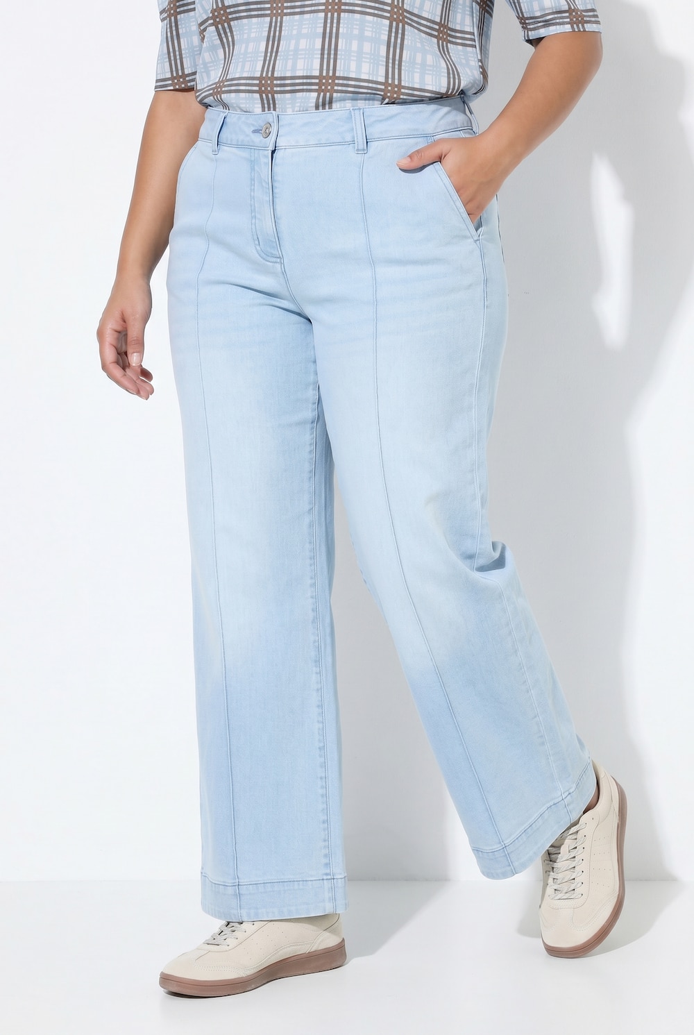 Jeans, weites Bein, Bügelfalte