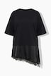 T-shirt, oversized form, satin og blonder forneden