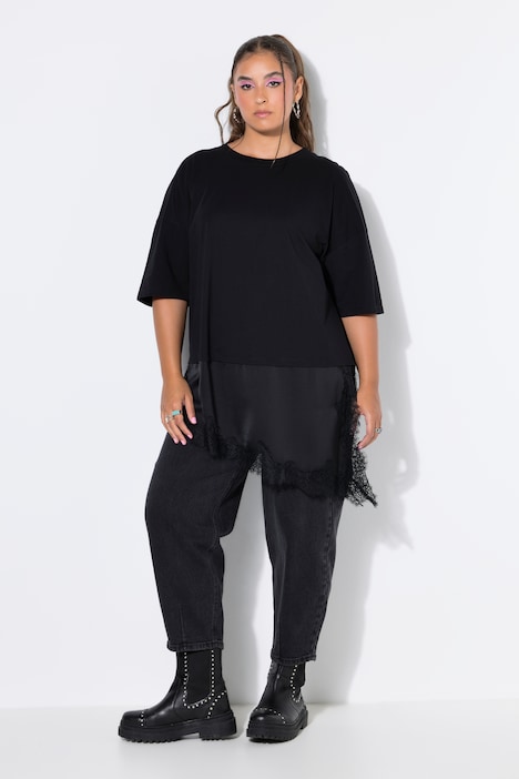 T-shirt, oversized form, satin og blonder forneden