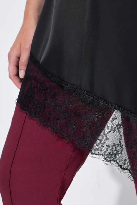 Satin-Rock, A-Linie, Spitzenkante am asymmetrischen Saum