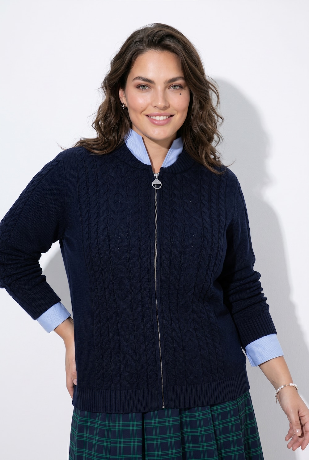 Strickjacke, Zopfmuster, Stehkragen, Langarm