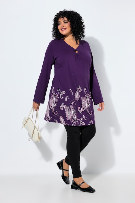 T-shirt long motif cachemire, décolleté en V et manches longues, coupe évasée