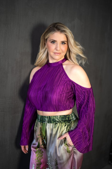 OffShoulder-Plisseebluse, Slim Fit, ausgestellte Ärmel