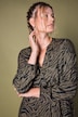 Maxikleid, Zebra-Print, Volants, Langarm