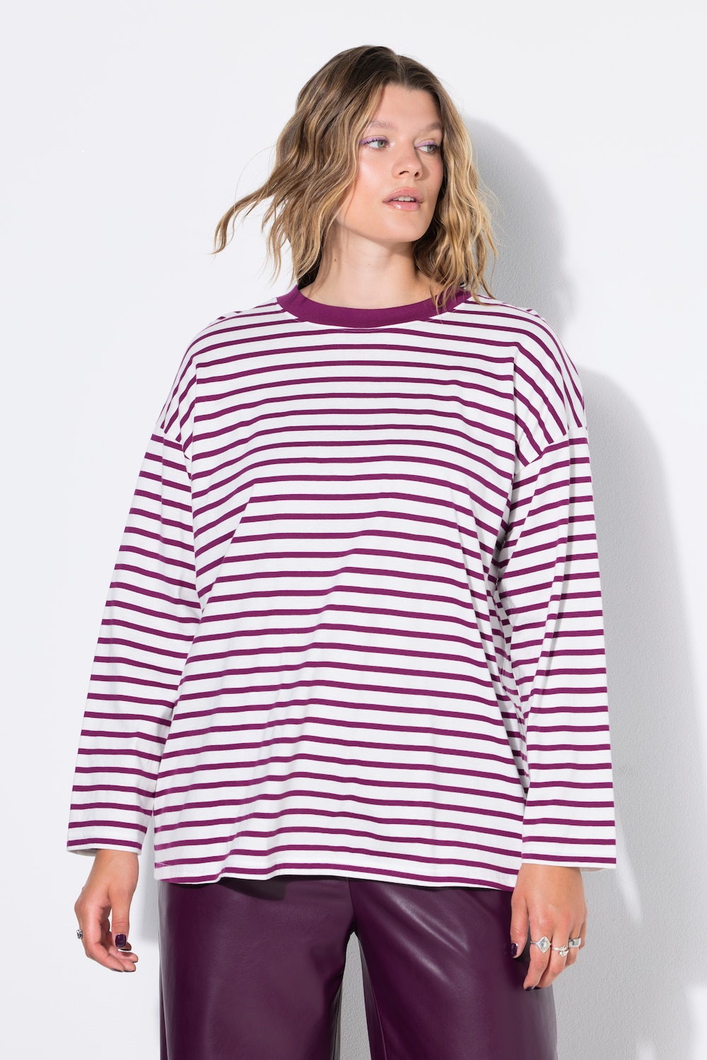 Lange ærmer, oversized, stribet jersey, statement på ryggen