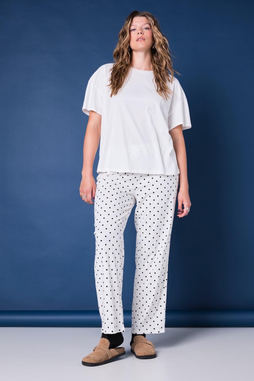 Pyjama, tweedelig, effen shirt, broek met stippen