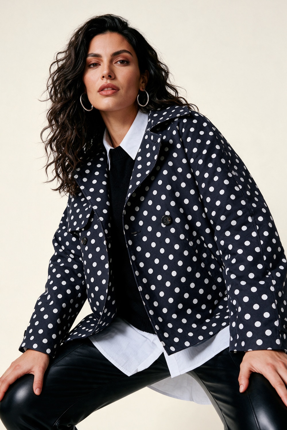 Kurz-Trench, leicht oversized, Polka Dots, Reverskragen