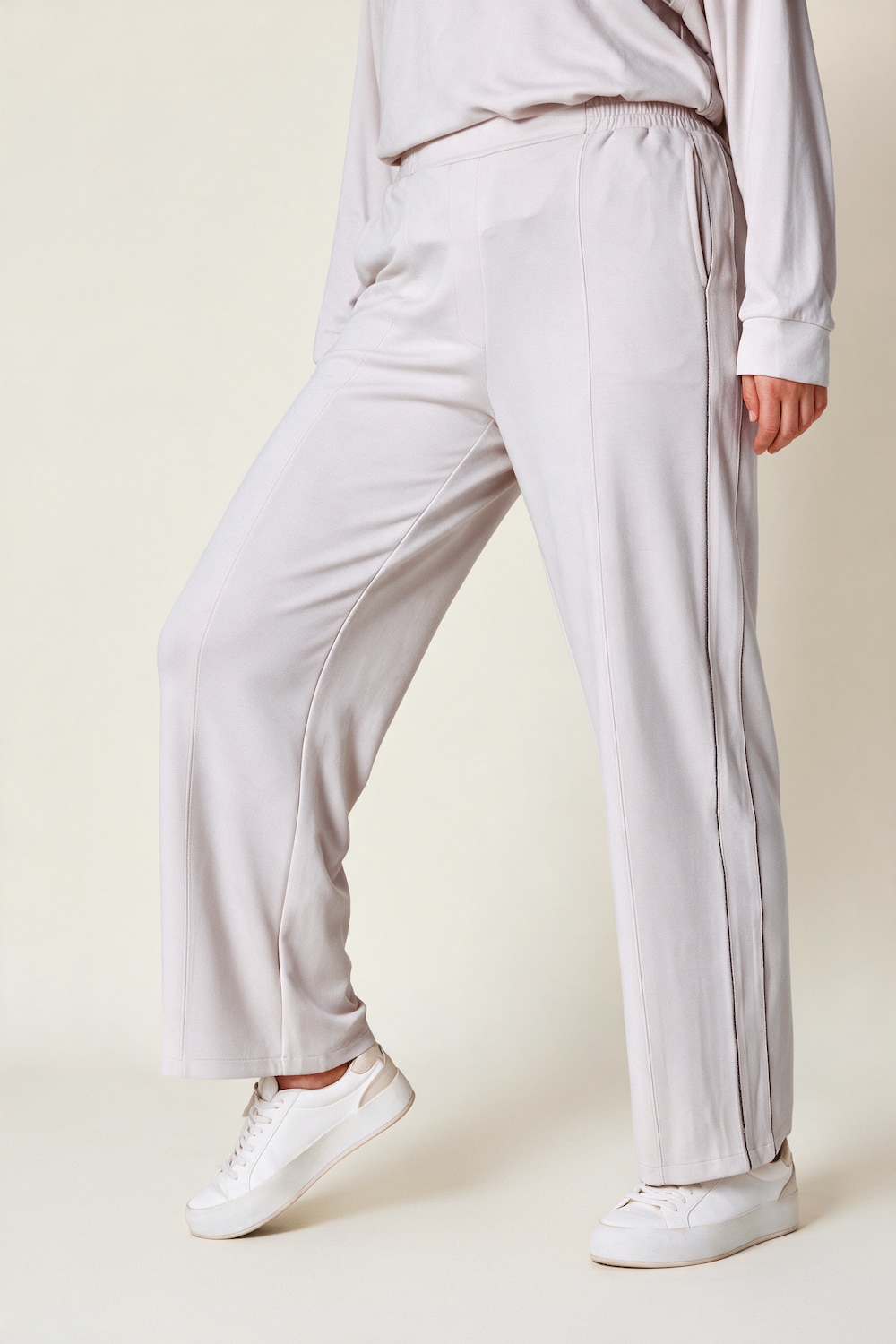 Soft-Sweathose, weites Bein, Schmuckband, Elastikbund