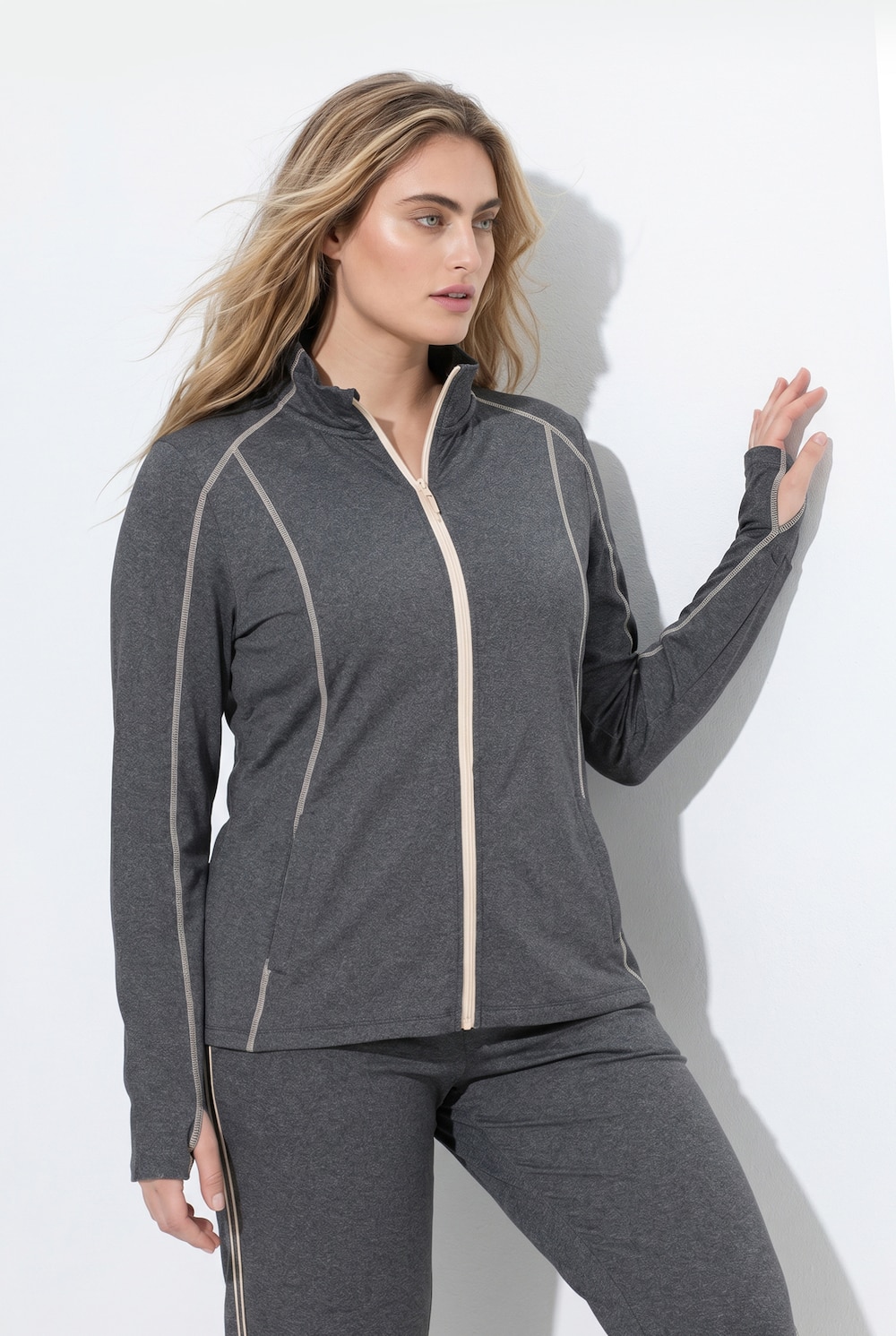Sweatjacke, Ziernähte, Stehkragen, Langarm, Daumenloch