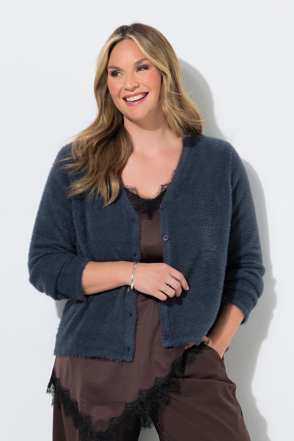 Cardigan, kort komfortpassform, fluffy strikk, lange ermer