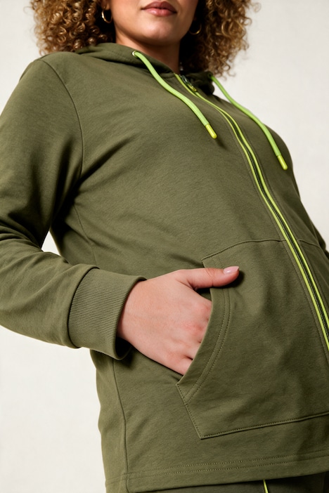 Veste en molleton avec passepoil, coupe confortable, col montant et poche kangourou