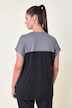 T-shirt technique, coupe Slim Fit, esprit « colour blocking » et empiècements en mesh, séchage rapide